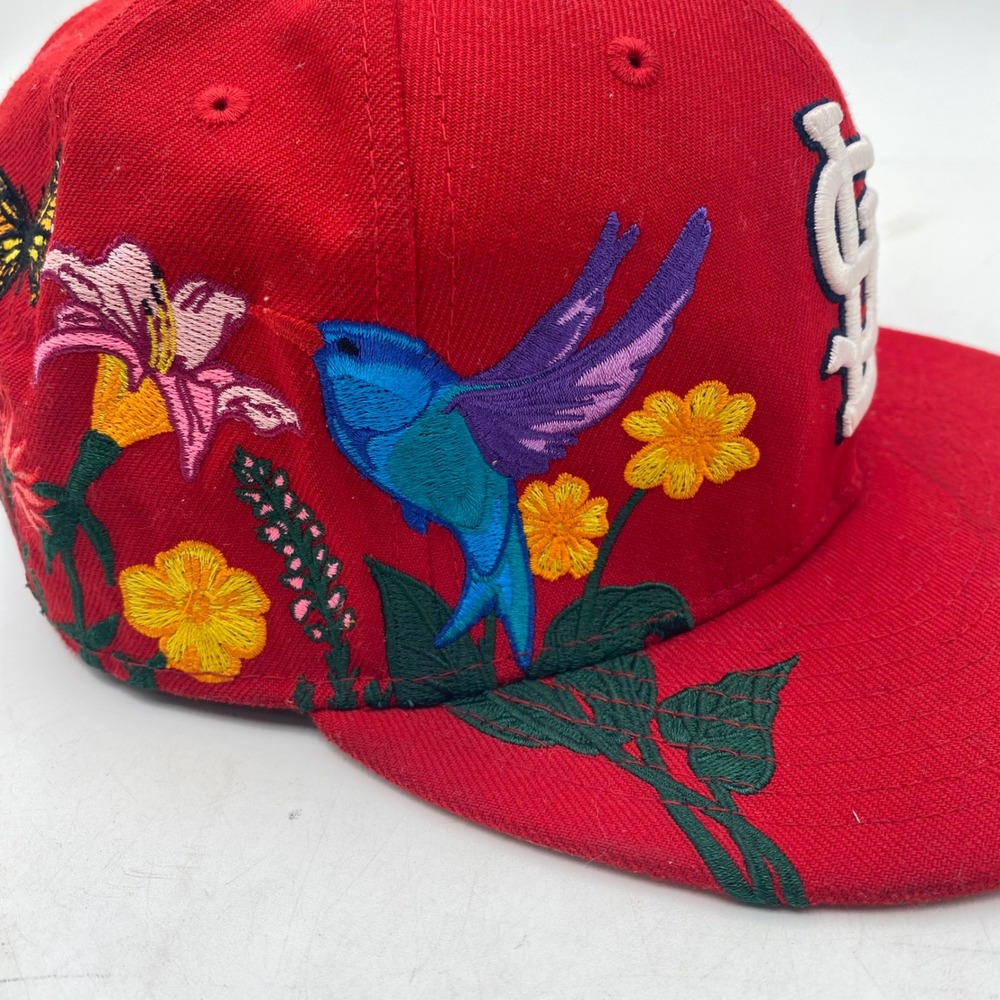 ST. LOUIS CARDINALS New Era 59FIFTY Fitted Hat 7 1/2 Red Floral Bird Butterfly - Picture 4 of 13